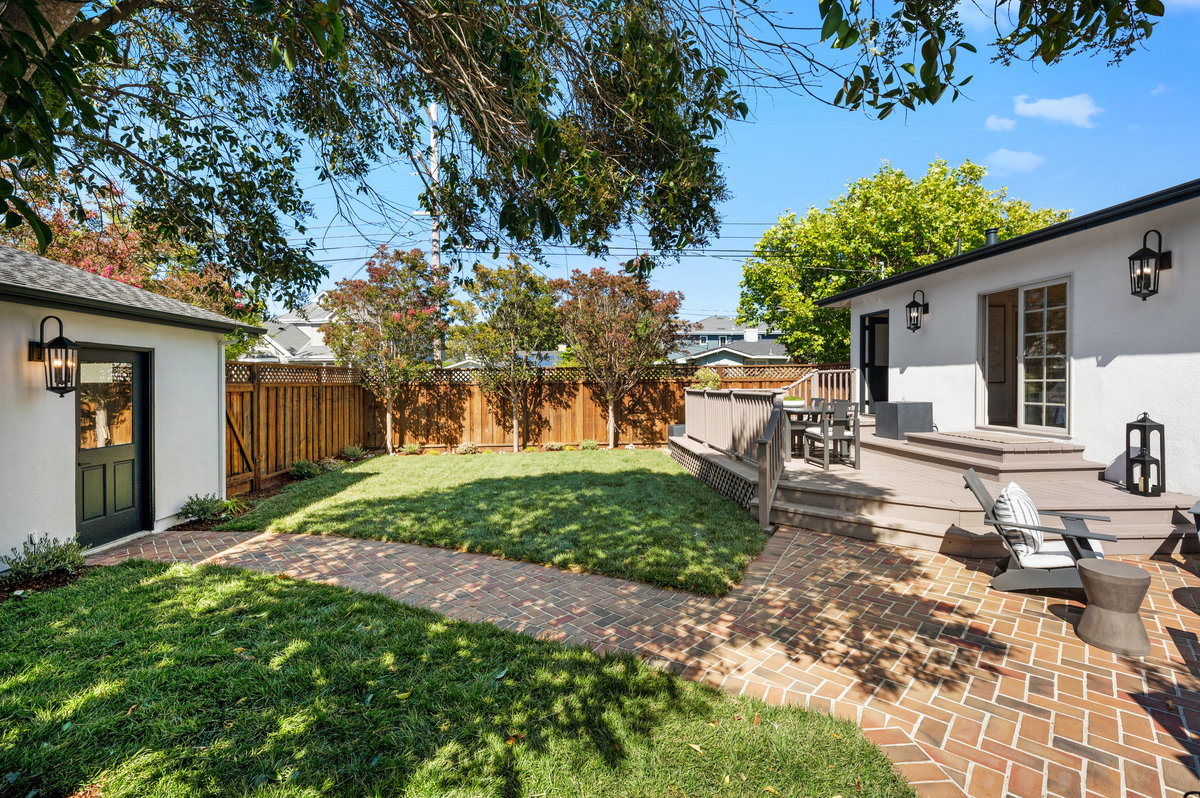 908 Park is a 2 bedroom home in Burlingame