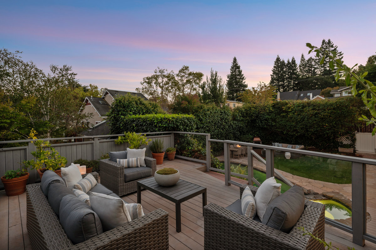 15 W Poplar Avenue is a stunning 5 bedroom home in San Mateo Park