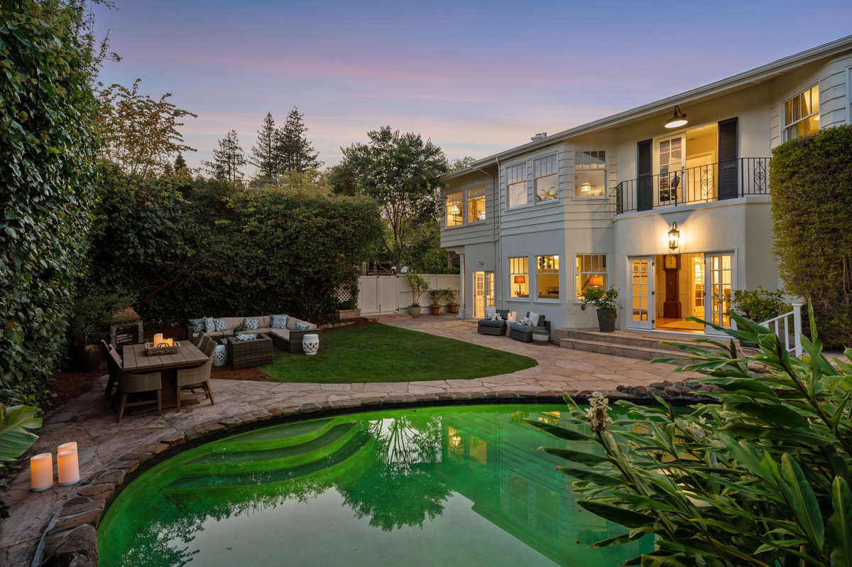 15 W Poplar Avenue is a stunning 5 bedroom home in San Mateo Park