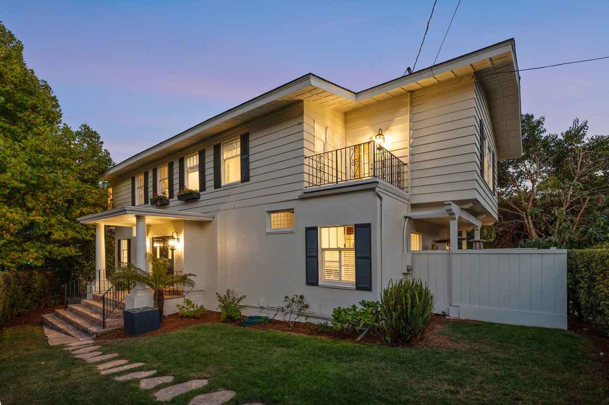 15 W Poplar Avenue is a stunning 5 bedroom home in San Mateo Park