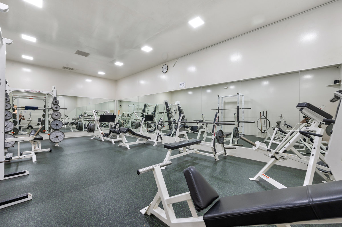 930 Peninsula #405 is a 2 bd, 2ba condo, listed by The Sharp Group, a luxury real estate group that serves Hillsborough, San Mateo, Burlingame and the Peninsula.