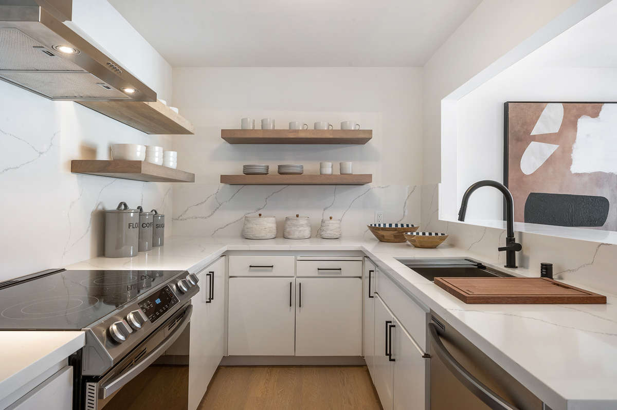 930 Peninsula #405 is a 2 bd, 2ba condo, listed by The Sharp Group, a luxury real estate group that serves Hillsborough, San Mateo, Burlingame and the Peninsula.