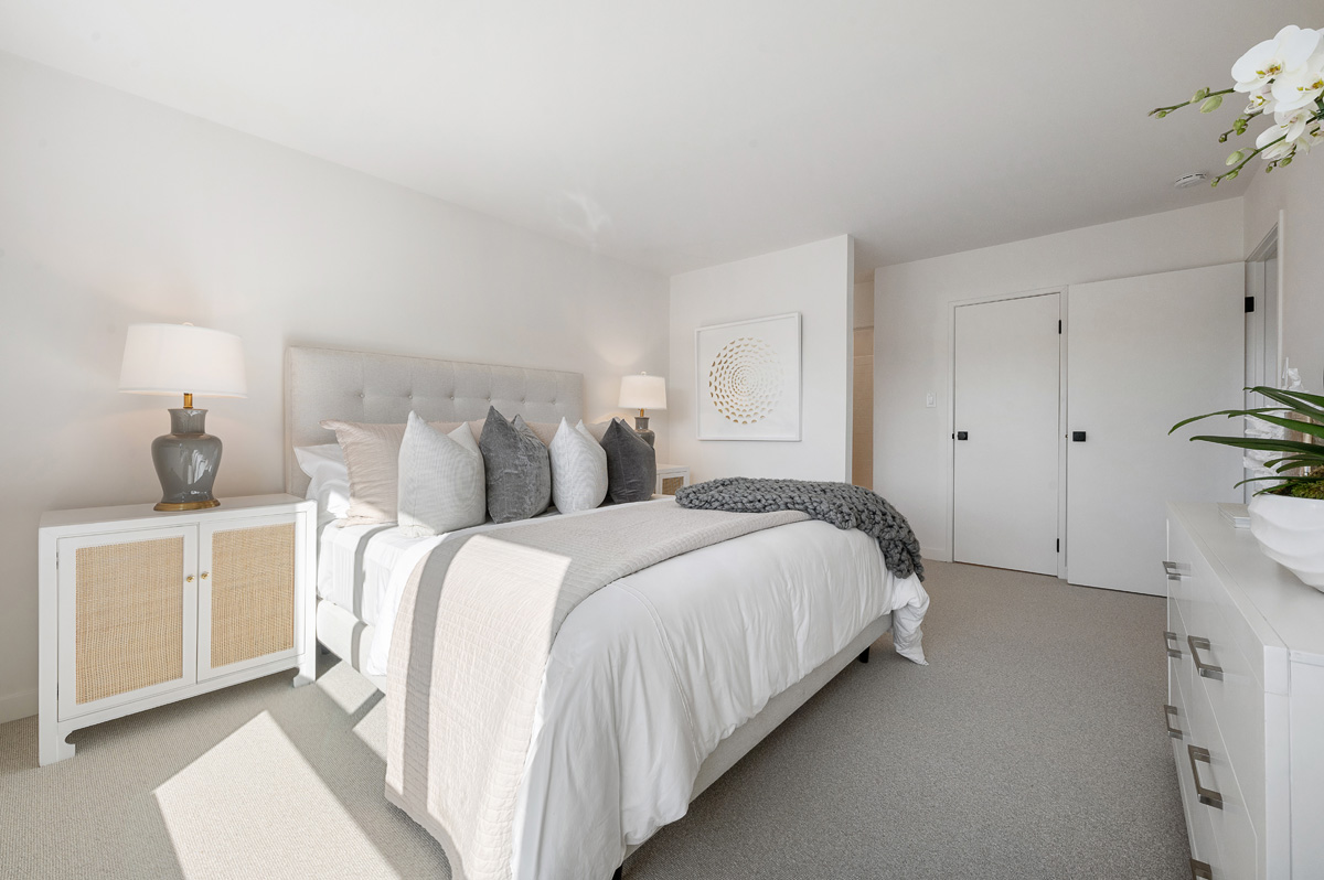930 Peninsula #405 is a 2 bd, 2ba condo, listed by The Sharp Group, a luxury real estate group that serves Hillsborough, San Mateo, Burlingame and the Peninsula.