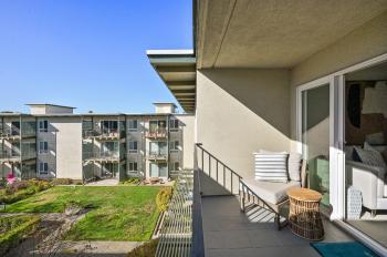 930 Peninsula #405 is a 2 bd, 2ba condo, listed by The Sharp Group, a luxury real estate group that serves Hillsborough, San Mateo, Burlingame and the Peninsula. 