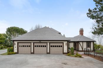 2960 Privet Drive is an estate property in the hills of Hillsborough, California