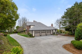 2960 Privet Drive is an estate property in the hills of Hillsborough, California