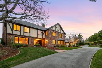 2960 Privet Drive is an estate property in the hills of Hillsborough, California