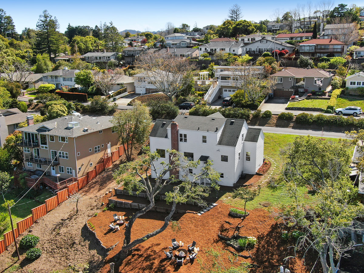 1522 La Mesa is a 4 bedroom, 2 bathroom home in Burlingame, listed by The Sharp Group. 