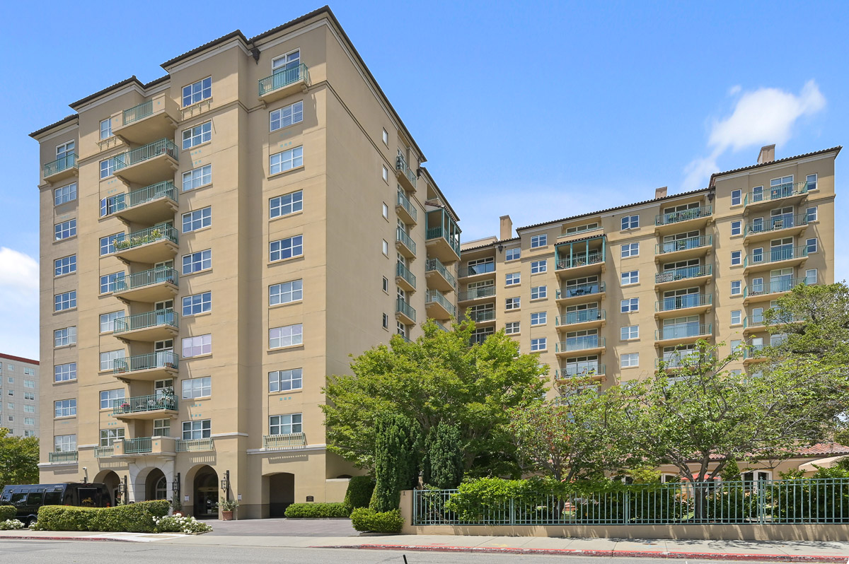 1 Baldwin Avenue #803 is located in the Peninsula Regent senior living community