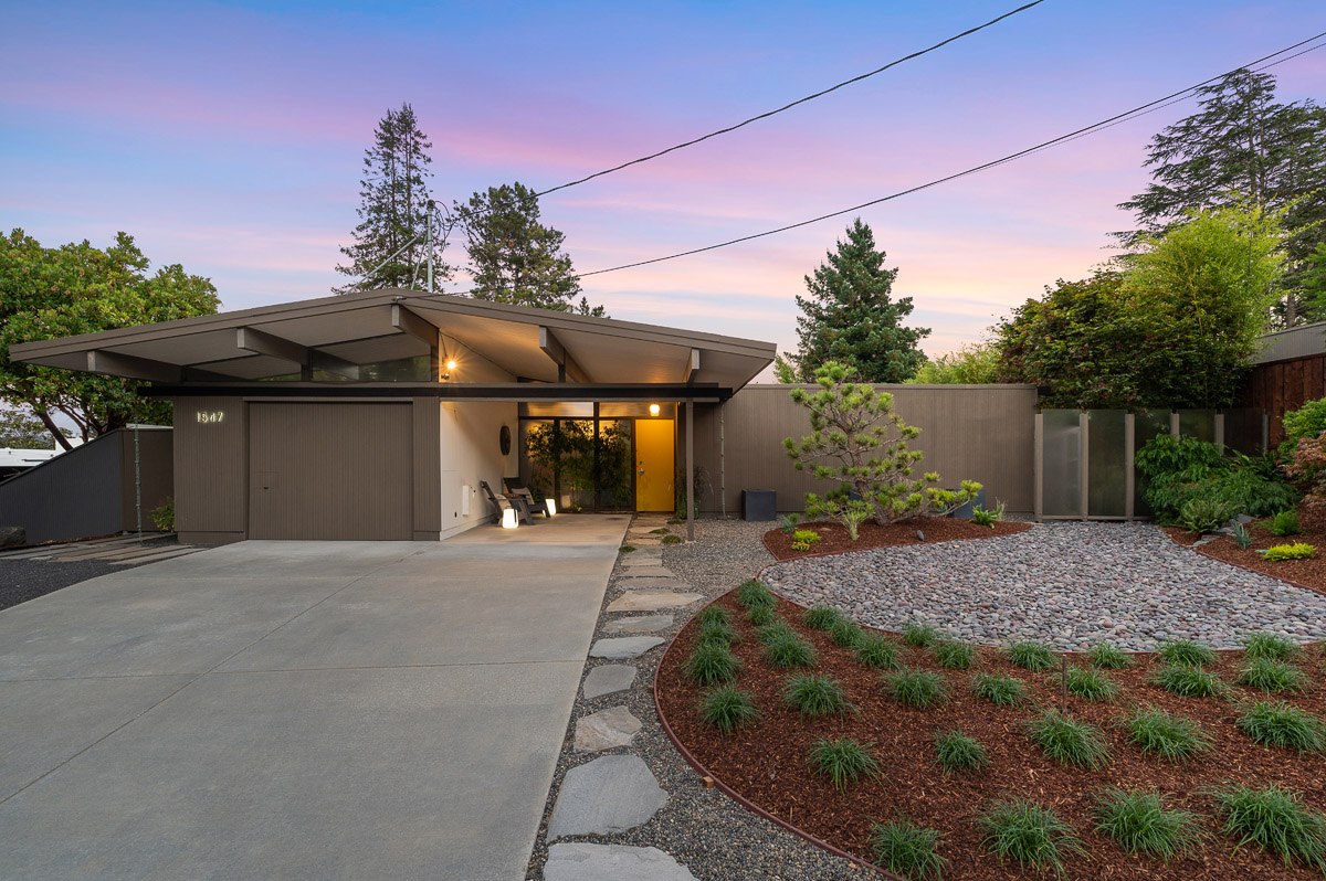 1547 Tarrytown Street is a stunning and sophisticated 4 bedroom Eichler home in the San Mateo Highlands neighborhood