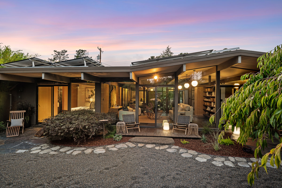 1547 Tarrytown Street is a stunning and sophisticated 4 bedroom Eichler home in the San Mateo Highlands neighborhood